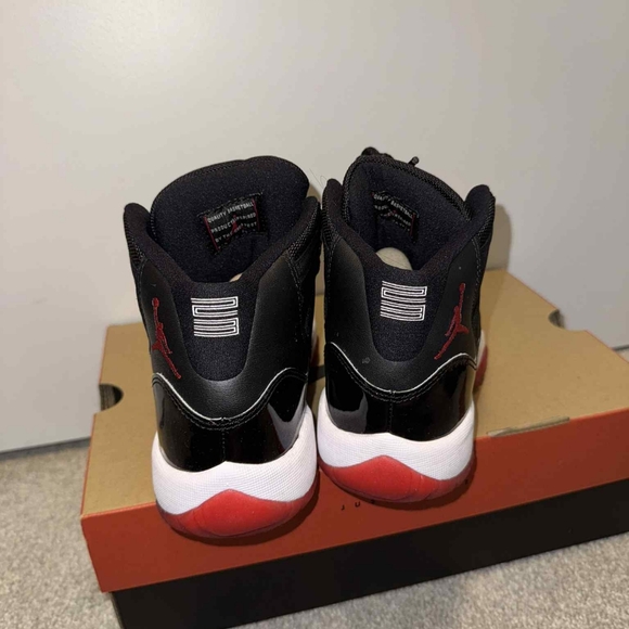 Jordan Retro 11 - Picture 3 of 5